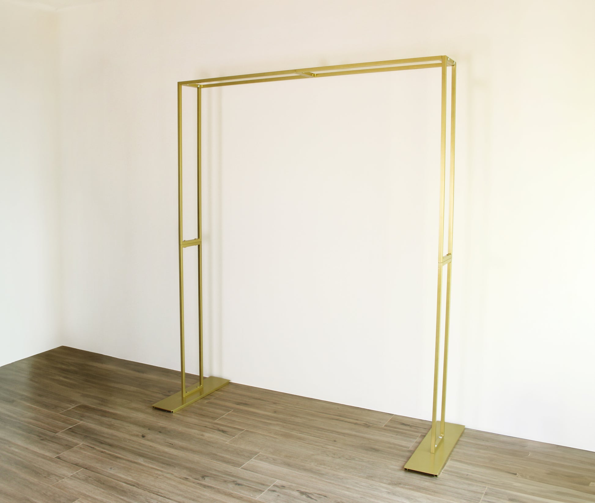 Very sturdy and strong metal arch. Purchase from "Arches for you" and get free standard shipping.